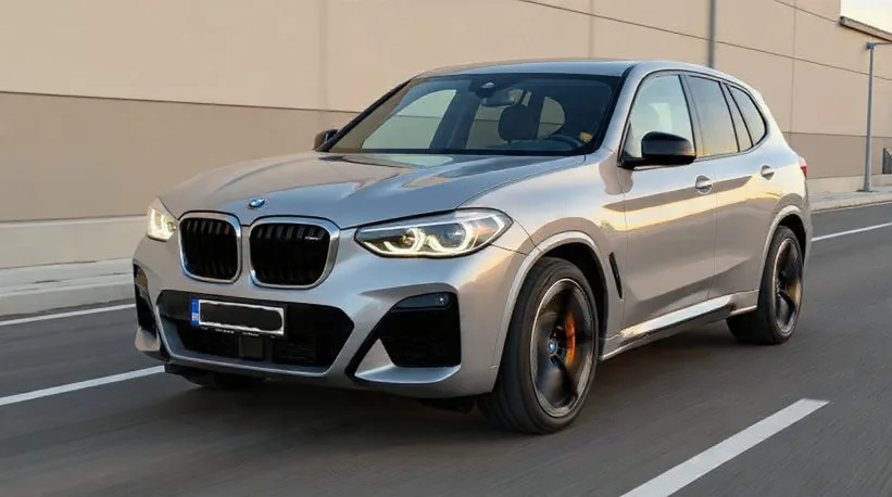 BMW iX3 50 xDrive in metallic silver